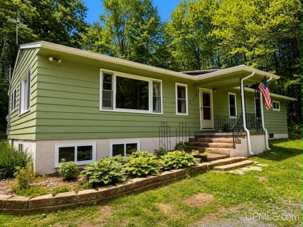 2393 CENTER Street, Marquette Twp, MI 49855