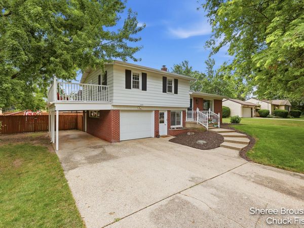 7470 Louise Avenue, Jenison, MI 49428