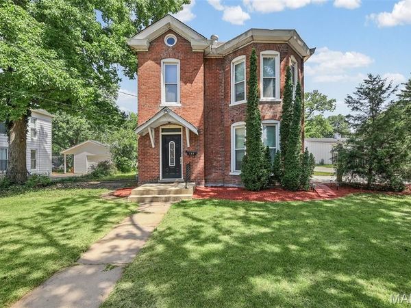 706 Grove Street , Alton, IL 62002