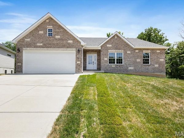 526 Dove Drive, St Charles, MO 63301