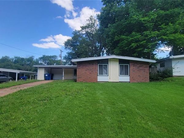 340 Holiday Hill Drive, Florissant, MO 63033