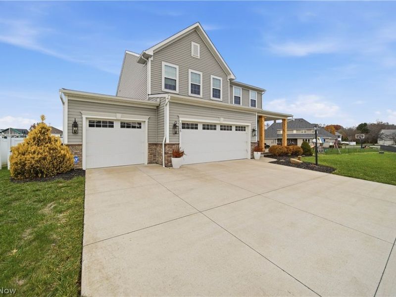 3345 Sandgate Street NW, North Canton, OH 44720 Photo 2