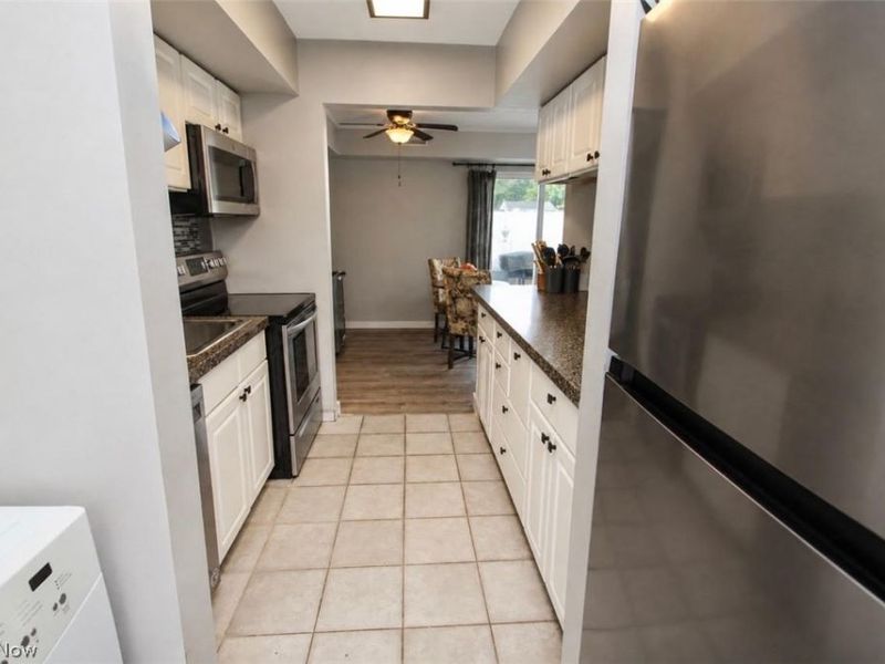 8064 Puritan Drive, Unit B, Mentor, OH 44060 Photo 12