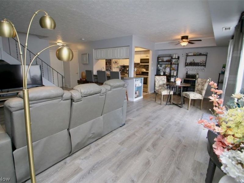 8064 Puritan Drive, Unit B, Mentor, OH 44060 Photo 3