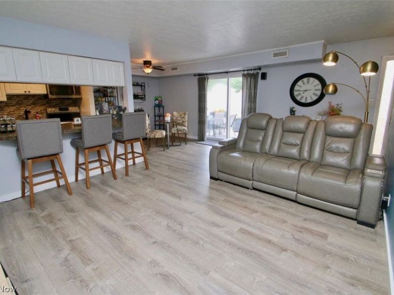 8064 Puritan Drive, Unit B, Mentor, OH 44060 Photo 5