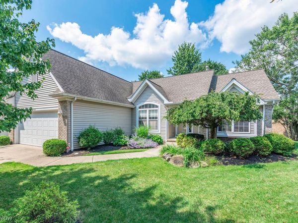 16826 Newport Lane, Middleburg Heights, OH 44130