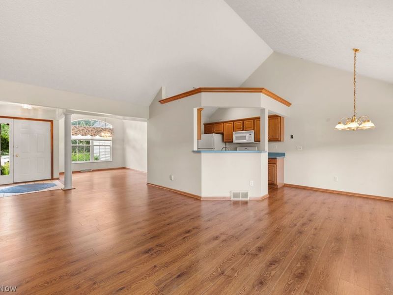 16826 Newport Lane, Middleburg Heights, OH 44130 Photo 10