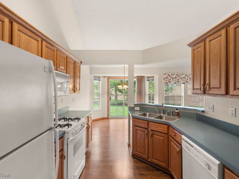 16826 Newport Lane, Middleburg Heights, OH 44130 Photo 15