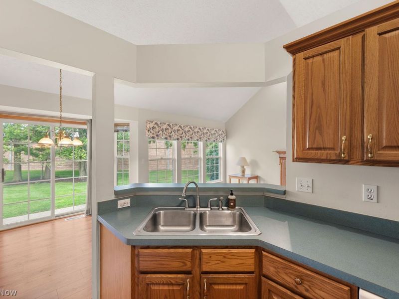 16826 Newport Lane, Middleburg Heights, OH 44130 Photo 16