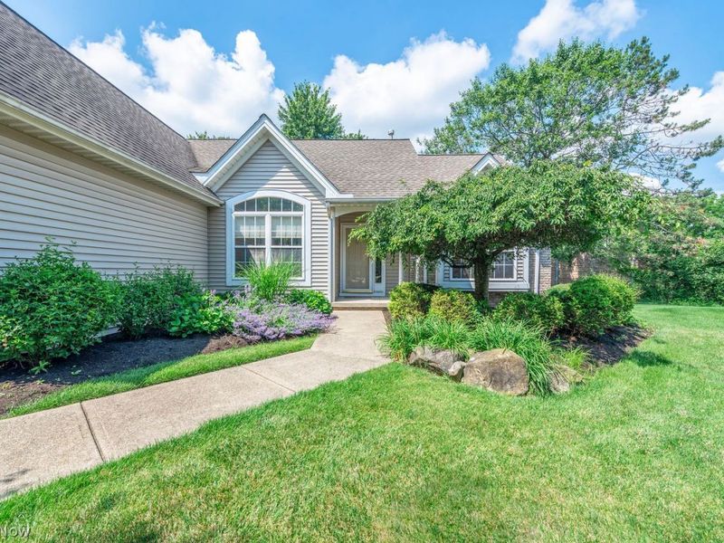 16826 Newport Lane, Middleburg Heights, OH 44130 Photo 2