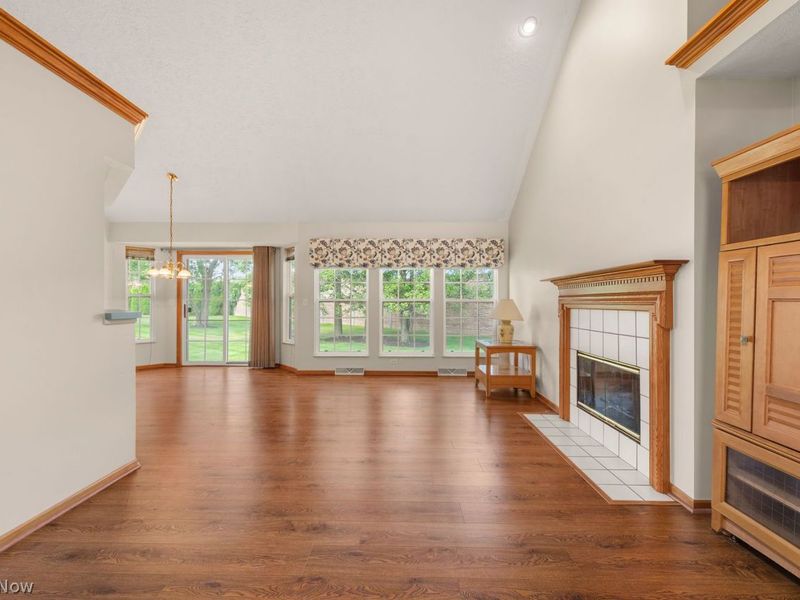16826 Newport Lane, Middleburg Heights, OH 44130 Photo 3