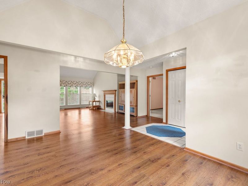 16826 Newport Lane, Middleburg Heights, OH 44130 Photo 7