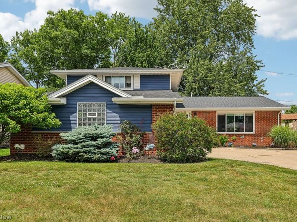 5935 Ashcroft Drive, Mayfield Heights, OH 44124