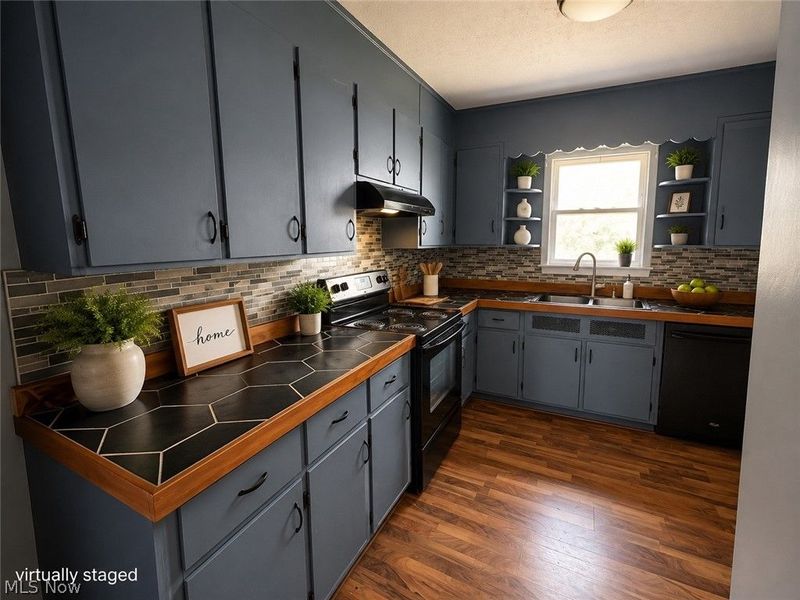 102 W Howe Road, Tallmadge, OH 44278 Photo 4