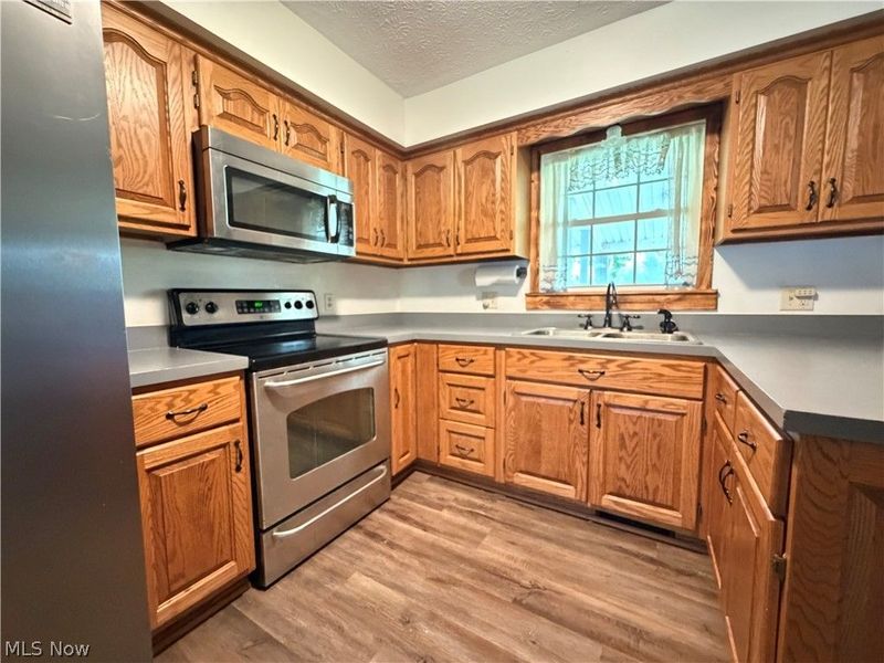 9754 Stonecreek Road, Newcomerstown, OH 43832 Photo 12