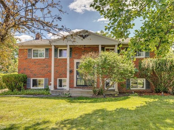 5707 Vickie Lane , Bedford Heights, OH 44146