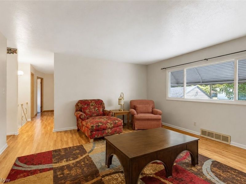 5707 Vickie Lane, Bedford Heights, OH 44146 Photo 12
