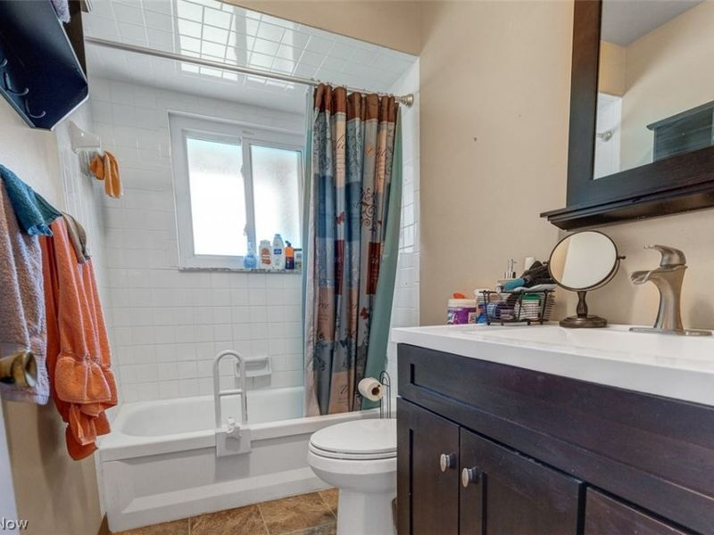 5707 Vickie Lane, Bedford Heights, OH 44146 Photo 13