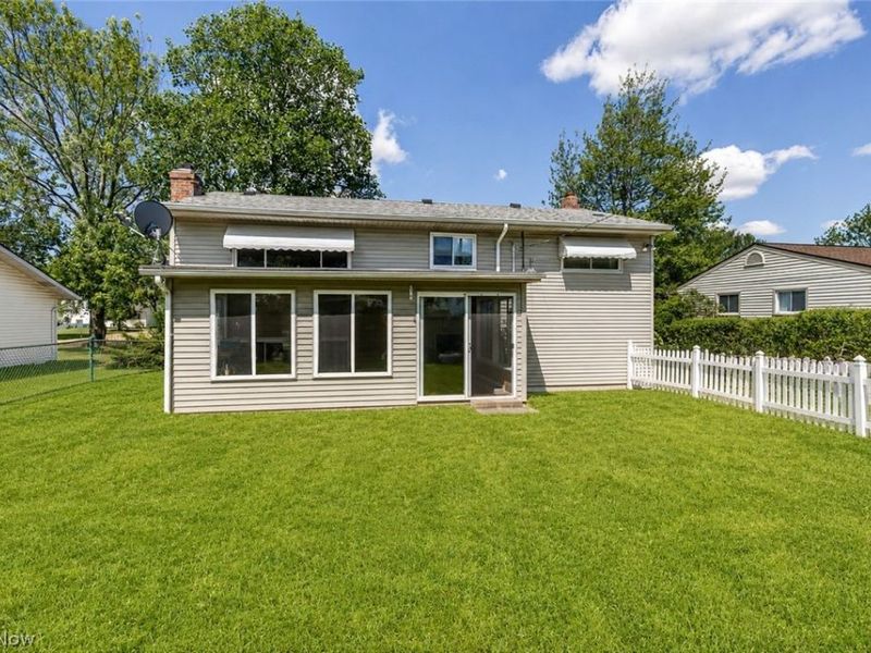 5707 Vickie Lane, Bedford Heights, OH 44146 Photo 2