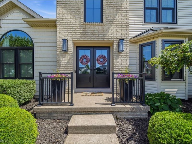 3530 Lamb Circle NW, North Canton, OH 44720 Photo 3