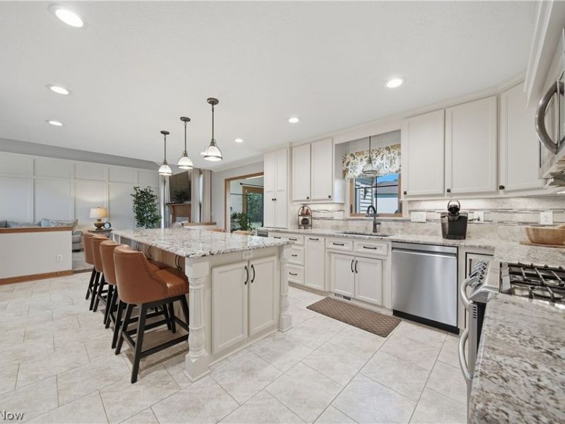 3530 Lamb Circle NW, North Canton, OH 44720 Photo 9