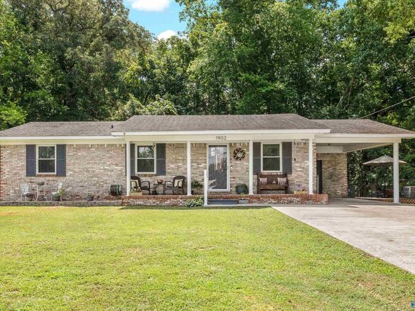 1902 Woodview Circle SW, Hartselle, AL 35640