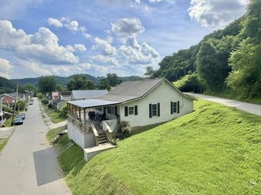 245 Frank Street, Paintsville, KY 41240