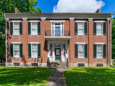 1001 Main Street, Millersburg, KY 40348