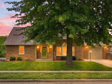 312 Castle Boulevard, Paris, KY 40361