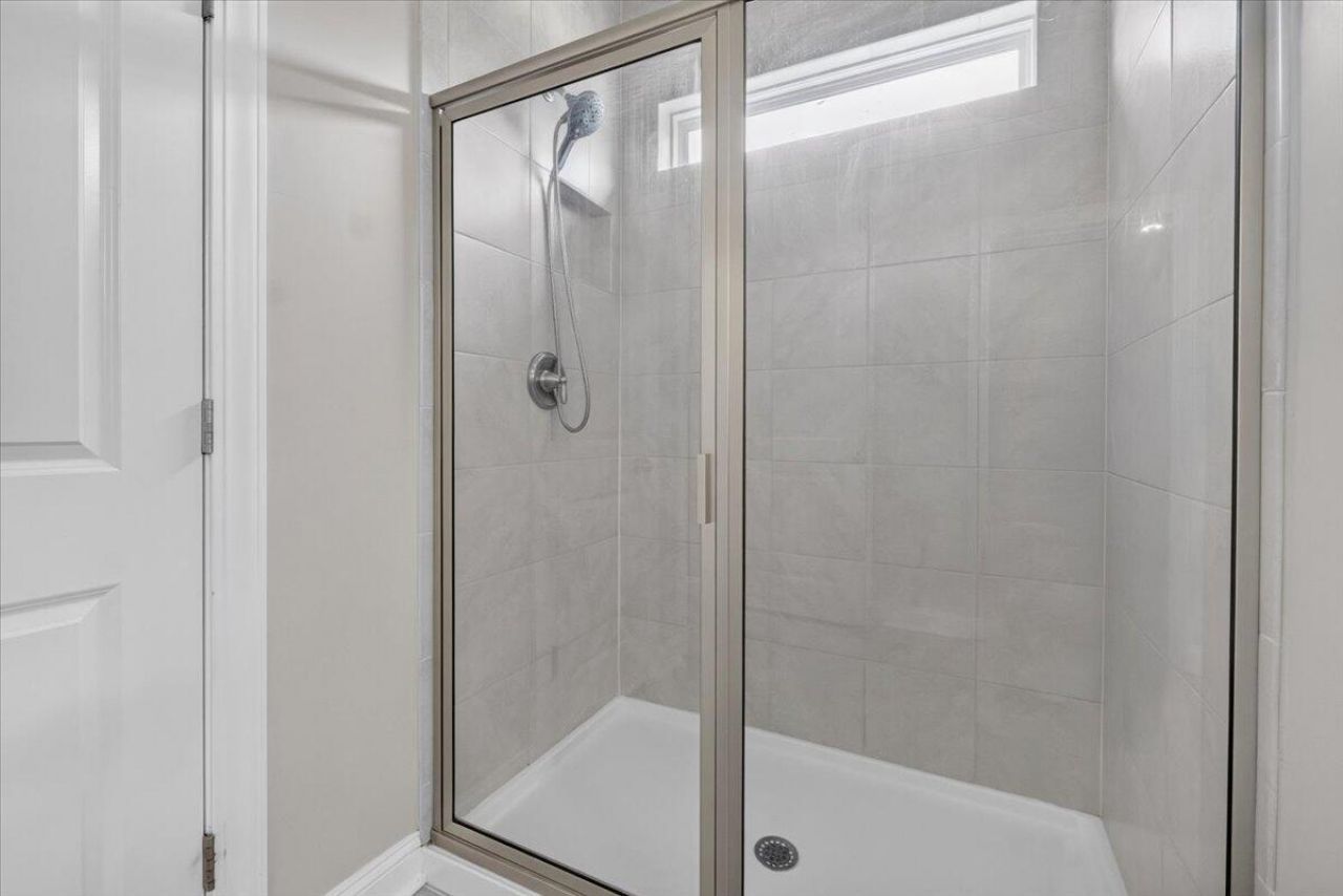 126 Cotesworth Court Photo 27