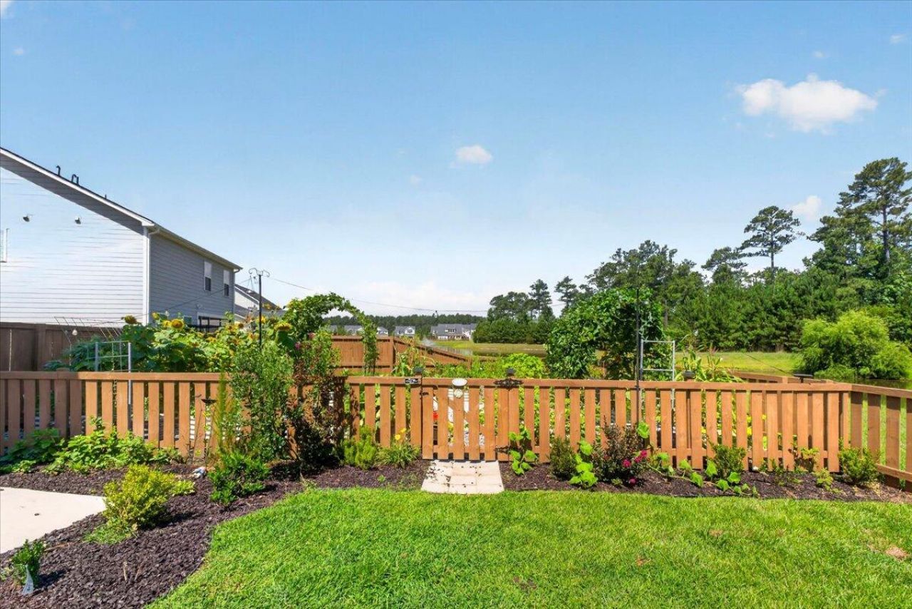 126 Cotesworth Court Photo 39