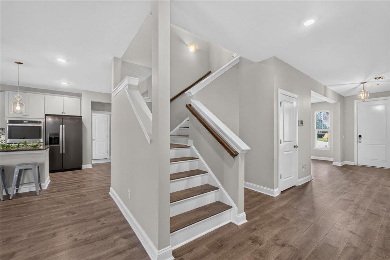 126 Cotesworth Court Photo 8