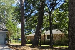 688 Pelzer Drive photo 4