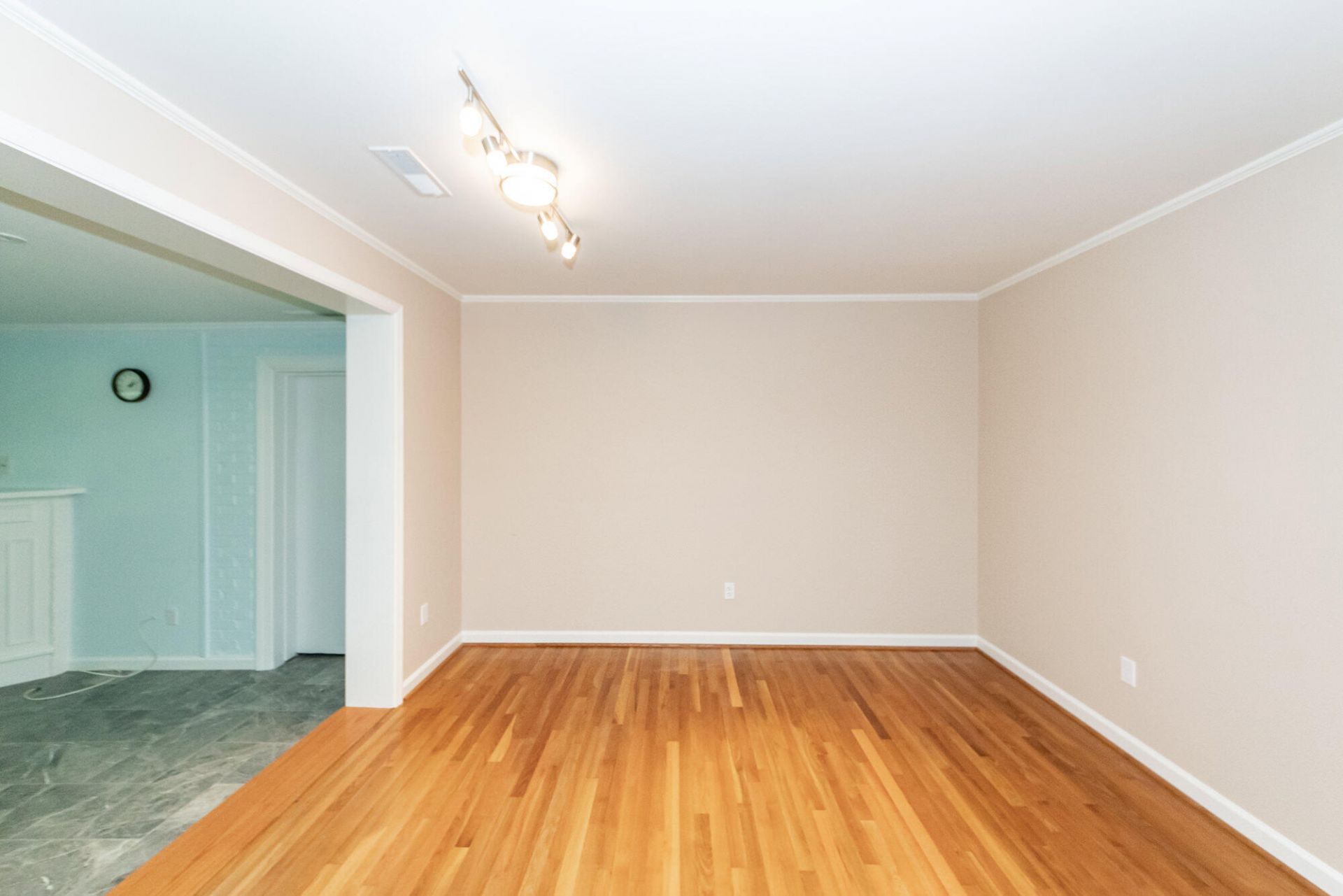 2416 Tiffany Drive Photo 10
