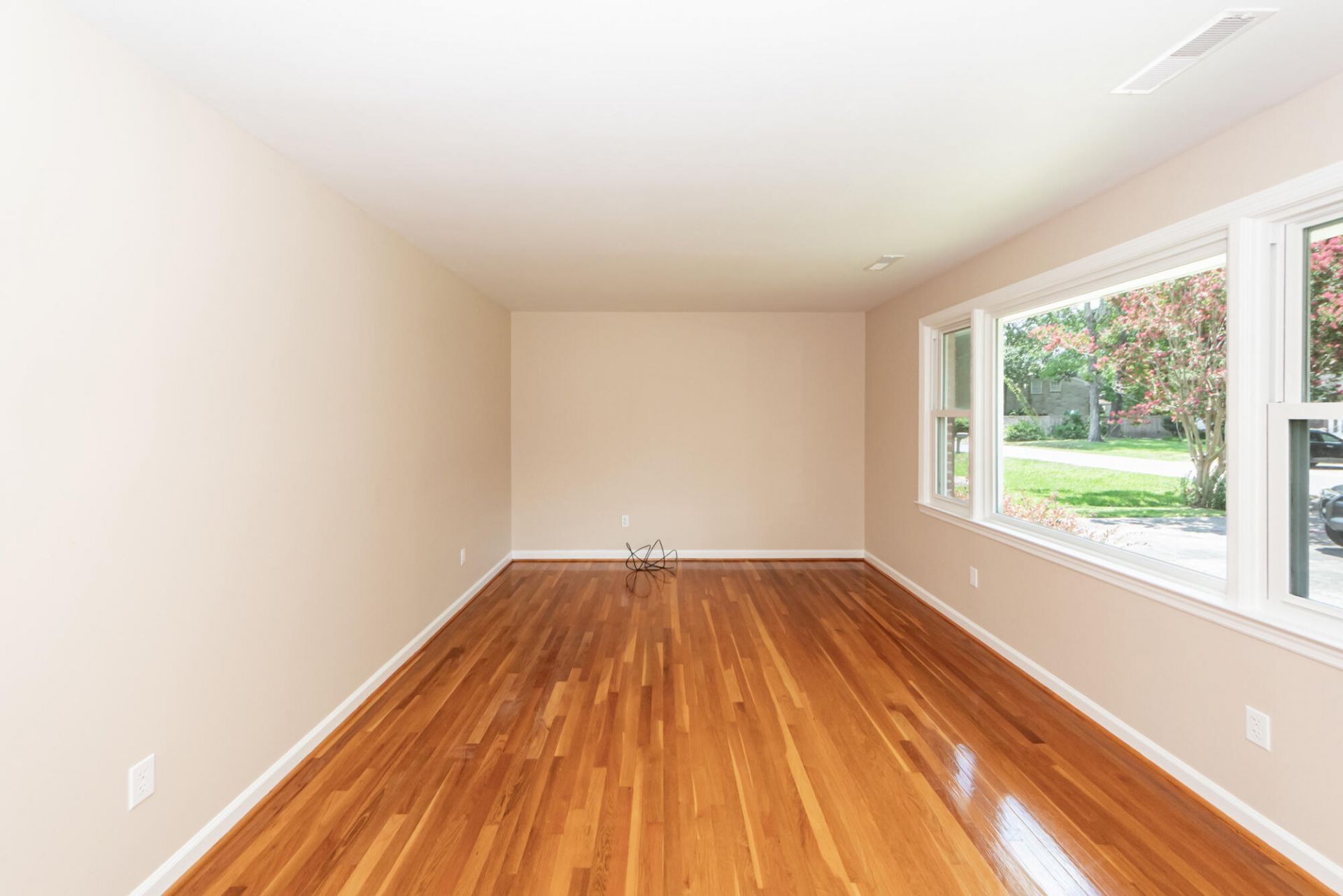 2416 Tiffany Drive Photo 5