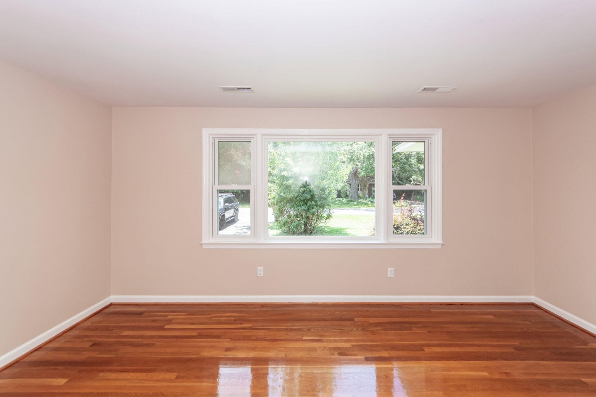 2416 Tiffany Drive Photo 6