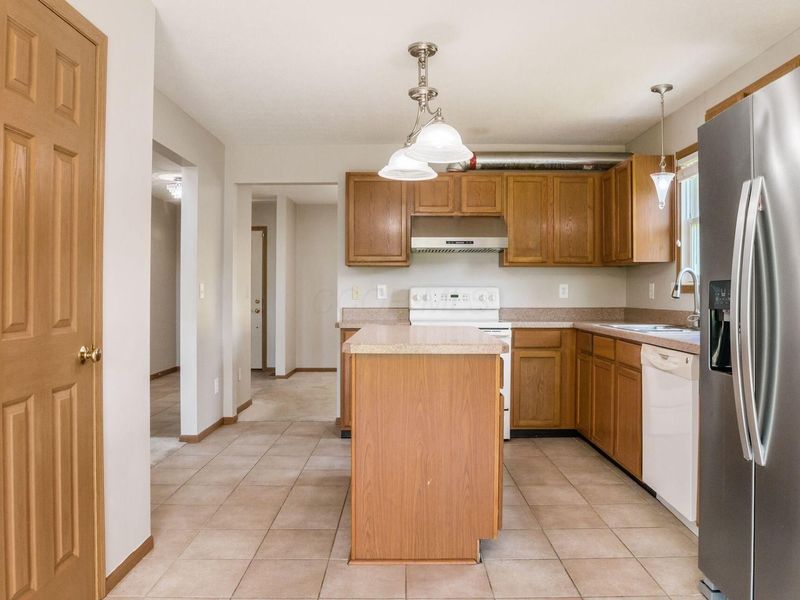1665 Daffodil Place , Lewis Center, OH 43035 Photo 16