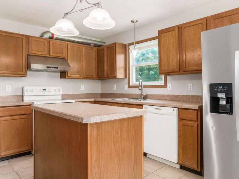1665 Daffodil Place , Lewis Center, OH 43035 Photo 17