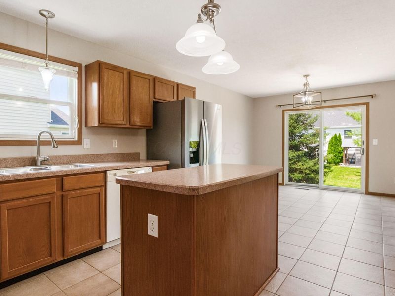 1665 Daffodil Place , Lewis Center, OH 43035 Photo 18