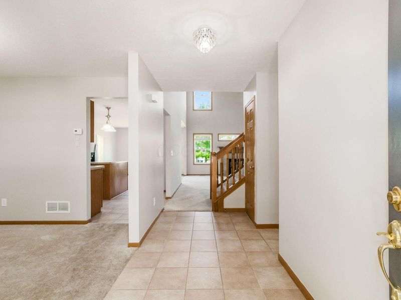 1665 Daffodil Place , Lewis Center, OH 43035 Photo 2