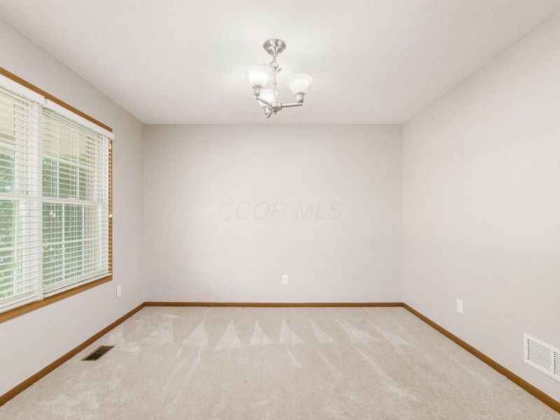 1665 Daffodil Place , Lewis Center, OH 43035 Photo 4