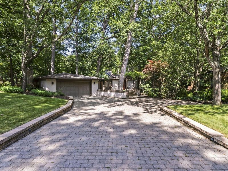 815 Lookout Point Drive, Columbus, OH 43235 Photo 4