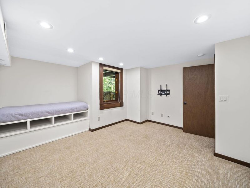 815 Lookout Point Drive, Columbus, OH 43235 Photo 44