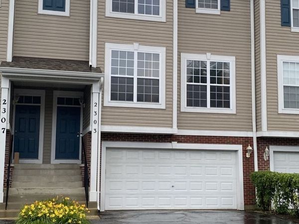2303 Hudson Circle , Aurora, IL 60502