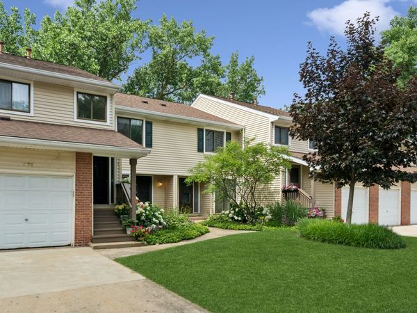 971 HIDDEN LAKE Drive , Buffalo Grove, IL 60089