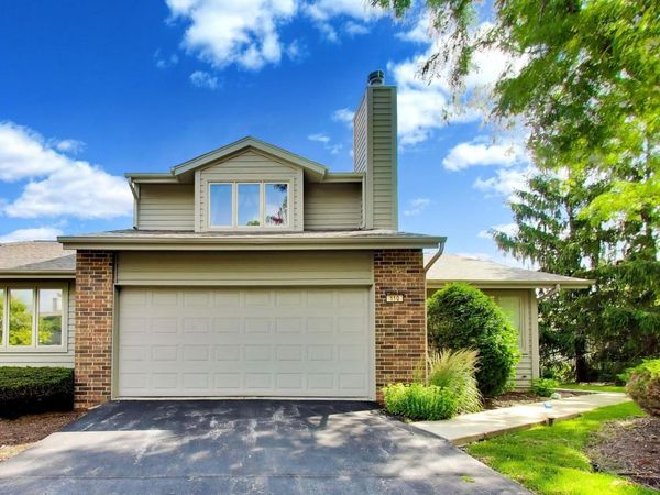 110 Commons Drive, Palos Park, IL 60464
