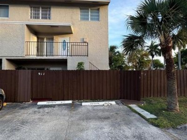 15690 SW 82nd Circle Lane, Unit 9-12, Miami, FL 33193