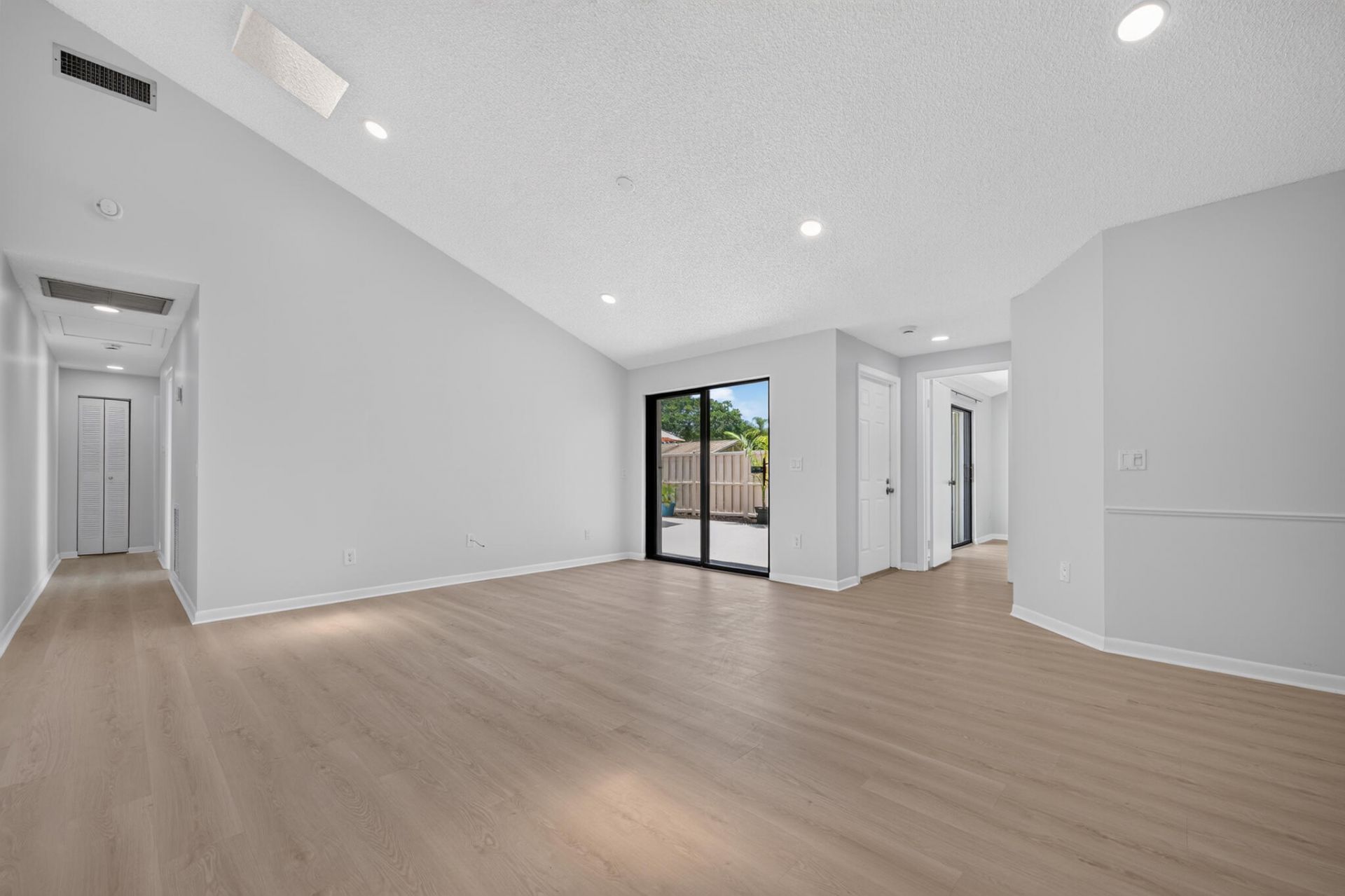 5620 Eagle Lake Drive, Palm Beach Gardens, FL 33418 Photo
