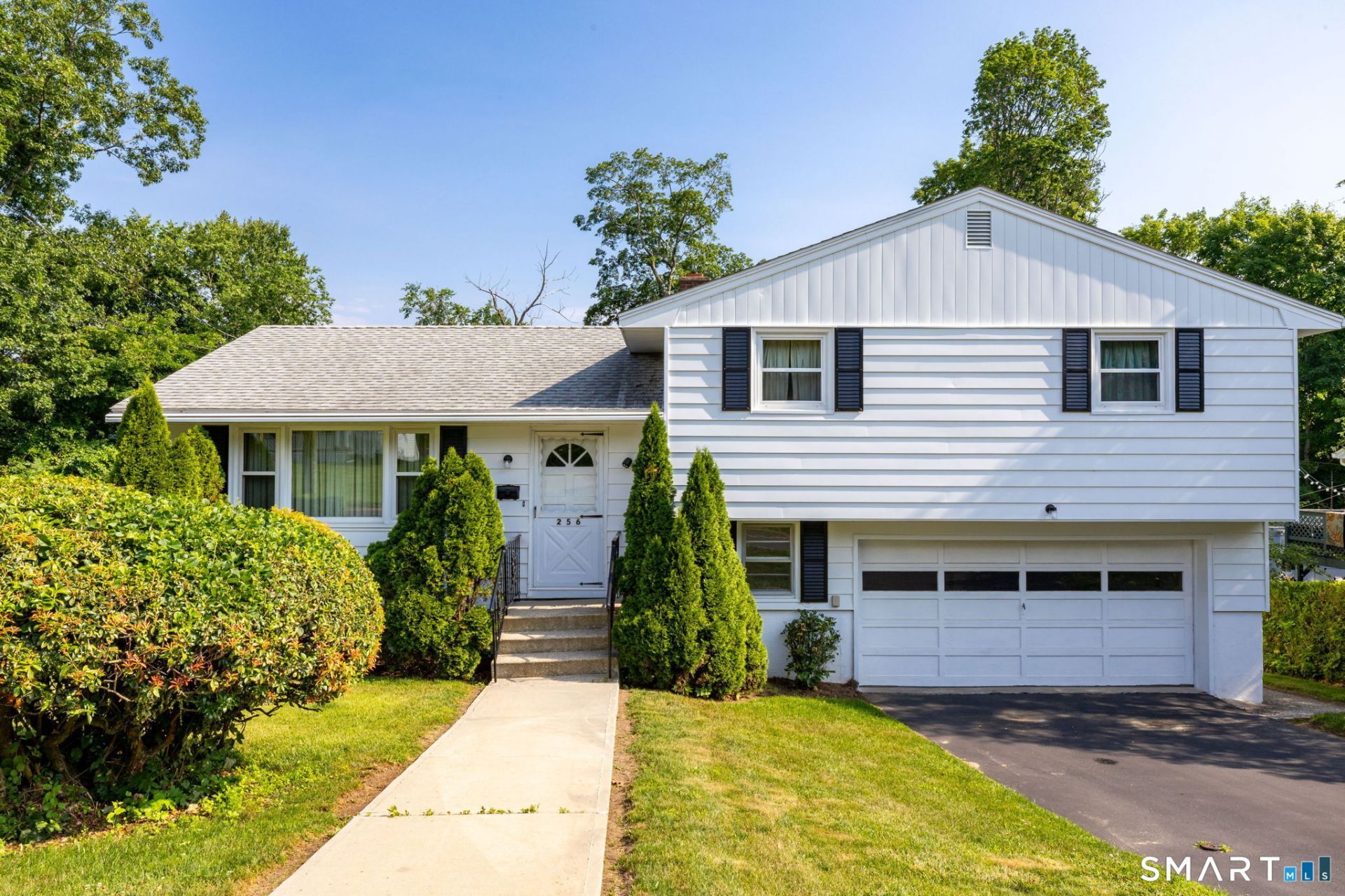 256 Pearl Lake, Waterbury, CT 06706 Main Photo