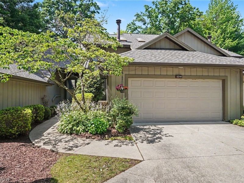 2214 Stone Creek Trail, Cuyahoga Falls, OH 44223 Photo 3
